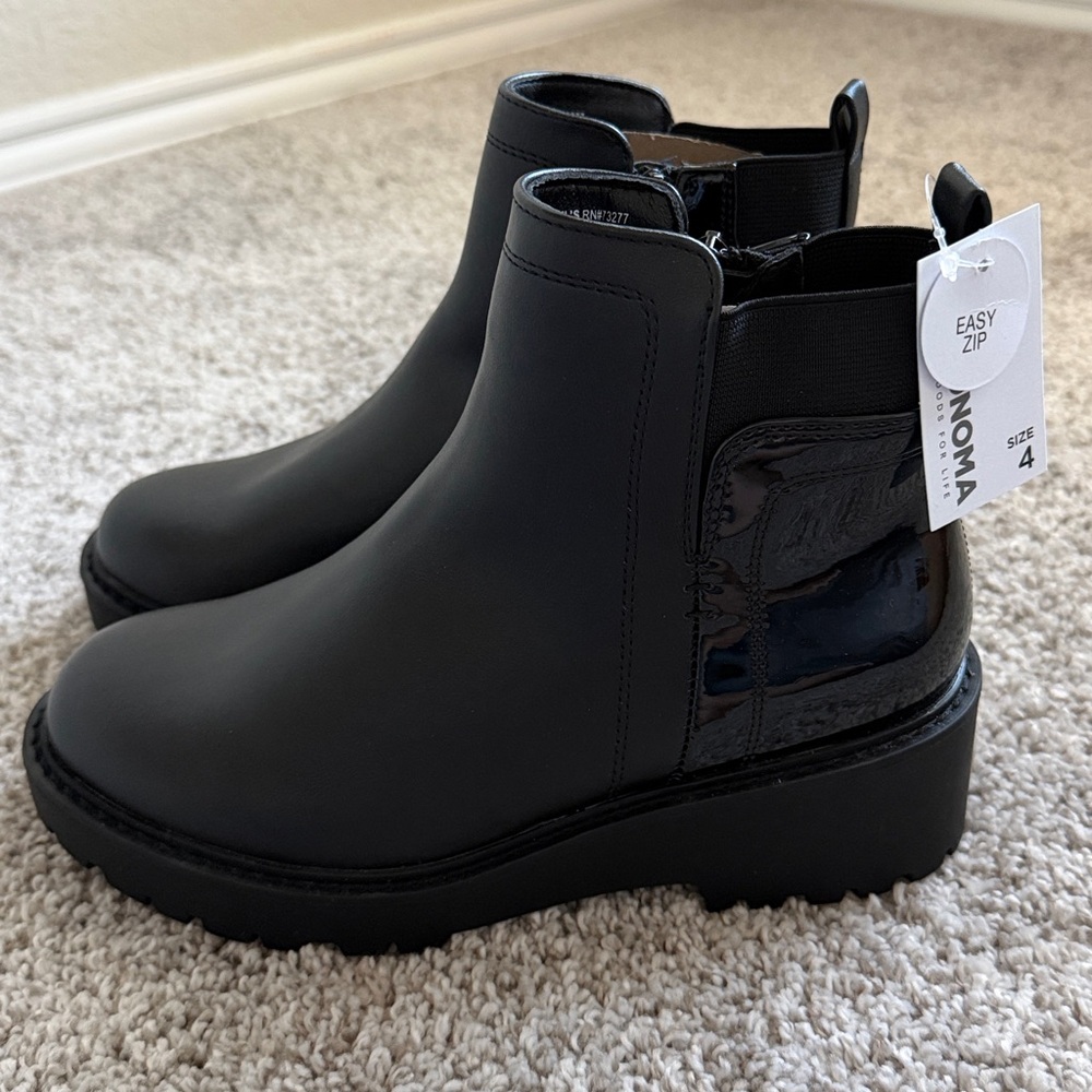 NWT Sonoma Inaya Boot